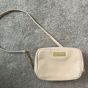 Betsy Johnson cream shoulder strap purse